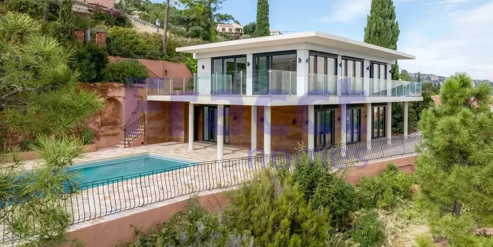 House / Villa in Saint-Raphaël — photo 2